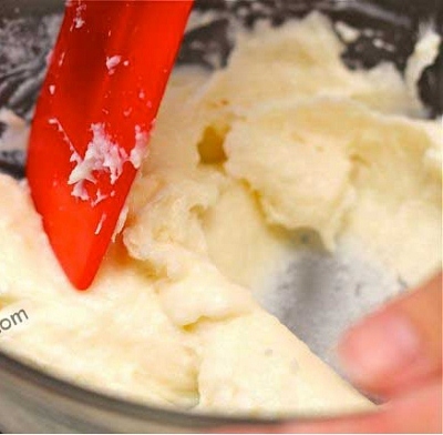 Bánh dẻo nhân custard mới lạ cho Trung thu năm nay 3