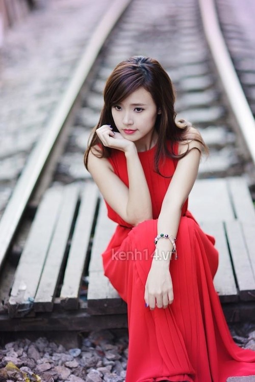 Nghi vấn hàng loạt sao Việt đeo phải vòng