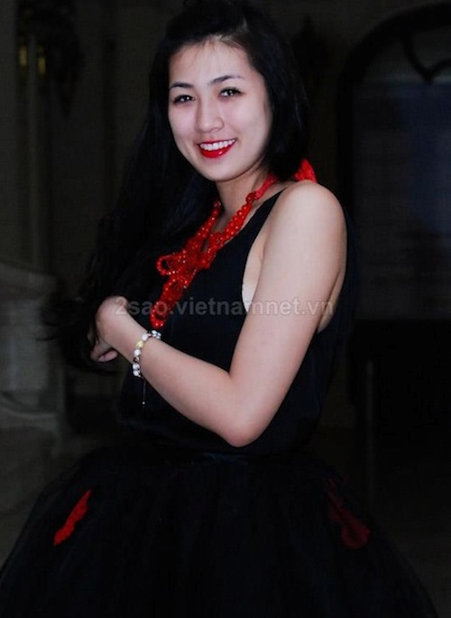 Nghi vấn hàng loạt sao Việt đeo phải vòng