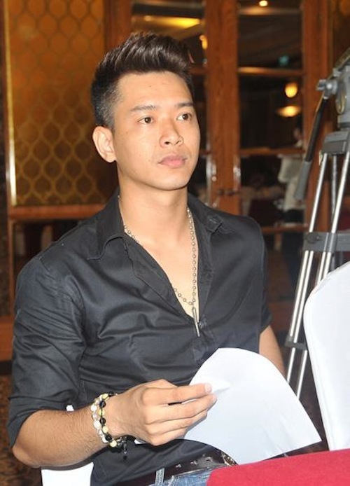 Nghi vấn hàng loạt sao Việt đeo phải vòng