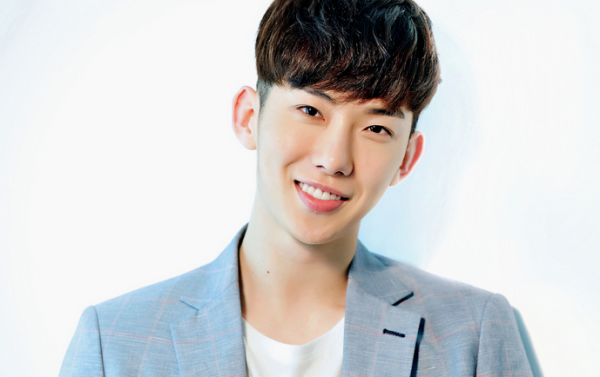 Jokwon (2AM) nhập viện do ngộ độc khí 1