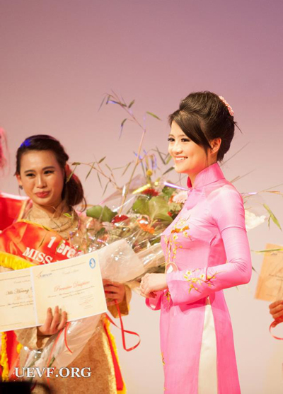 Ngắm những nữ sinh Việt xinh đẹp nơi xứ người 21