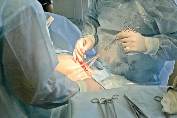 Chứng kiến tận mắt một ca sinh mổ 13