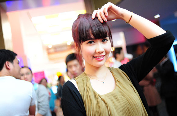 Khi c&aacute;c hot teen l&agrave;m... &ocirc;ng b&agrave; chủ 2