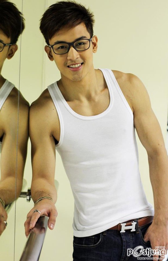 Cư d&acirc;n mạng li&ecirc;u xi&ecirc;u với &ldquo;anh ch&agrave;ng cơm g&agrave; hot nhất Th&aacute;i Lan" 7