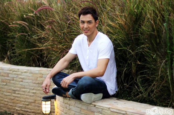 Cư d&acirc;n mạng li&ecirc;u xi&ecirc;u với &ldquo;anh ch&agrave;ng cơm g&agrave; hot nhất Th&aacute;i Lan" 13