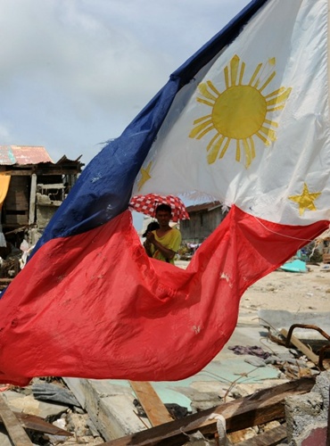 Nhìn lại những hình ảnh không thể nào quên trong siêu bão Haiyan 10