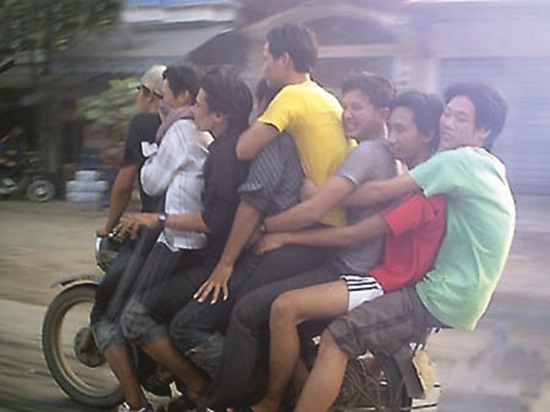 Hình ảnh giao thông "nhồi thịt" từ thế giới đến Việt Nam 17