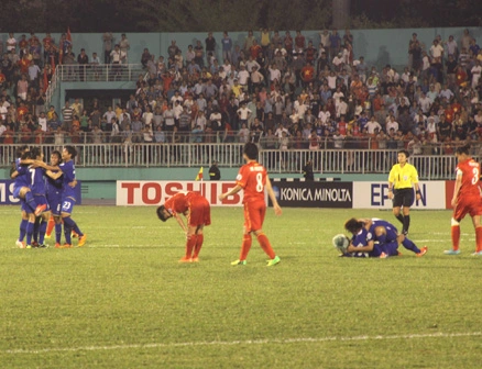 Bóng đá Việt 2014: Giữa bóng tối và ánh sáng 2