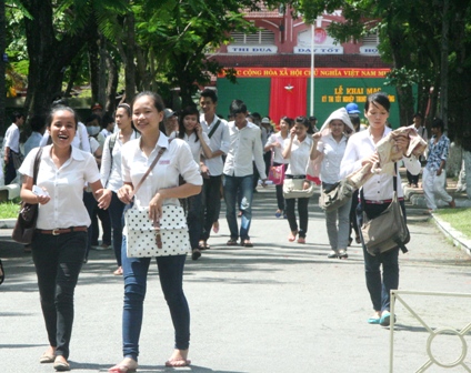 2 trường hợp tuyển thẳng v&agrave;o Trung học phổ th&ocirc;ng 1