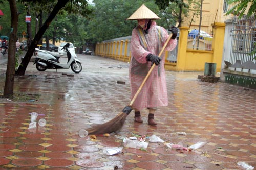 Những "người h&ugrave;ng" thầm lặng sau giảng đường 1