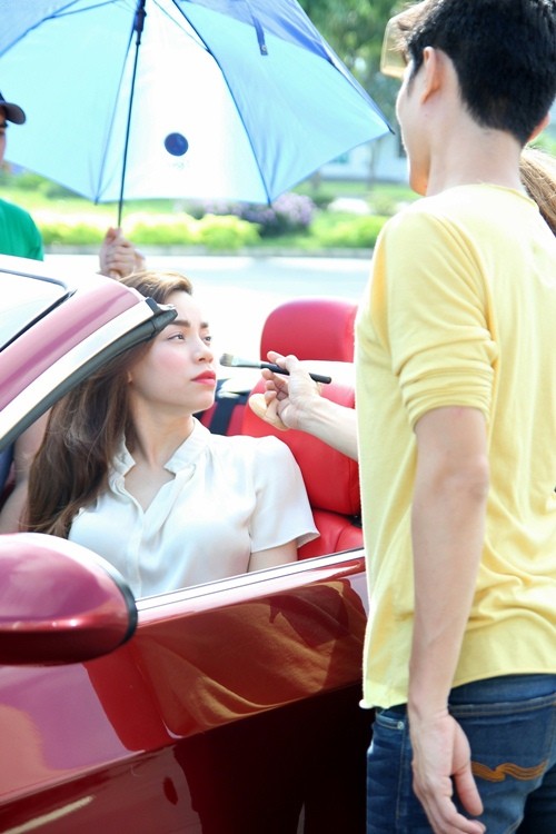 Nghe các hot girl kể chuyện hậu trường đóng quảng cáo 1