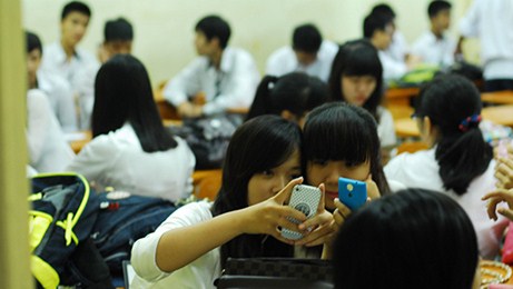 Những thói quen đáng "tẩy chay" của nữ sinh trong lớp học 2