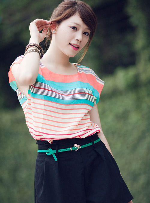 Những tai nạn nghề nghiệp "dở kh&oacute;c dở cười" của c&aacute;c hot girl 8