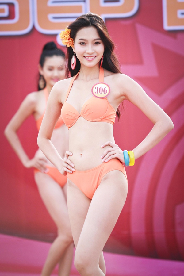 Hành trình nhan sắc ngày càng "tuyệt trần" của Hoa hậu Thu Thảo 1
