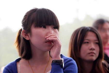 Nữ sinh Trung Quốc tự tổ chức tang lễ cho mình để... tận hưởng cảm giác 4