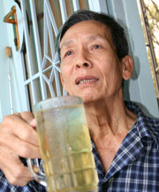 Những người không ăn, không ngủ, không tắm hàng chục năm ở Việt Nam  5