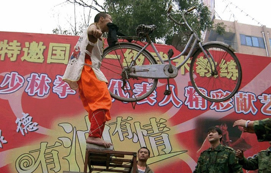 Những màn "tuyệt đỉnh kungfu" siêu kinh điển 5