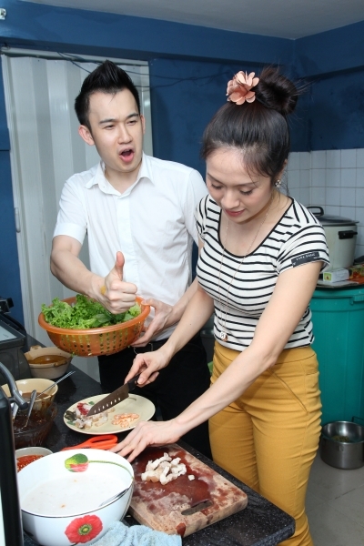 Thanh Thúy, Dương Triệu Vũ tự tay nấu ăn đãi fan 6