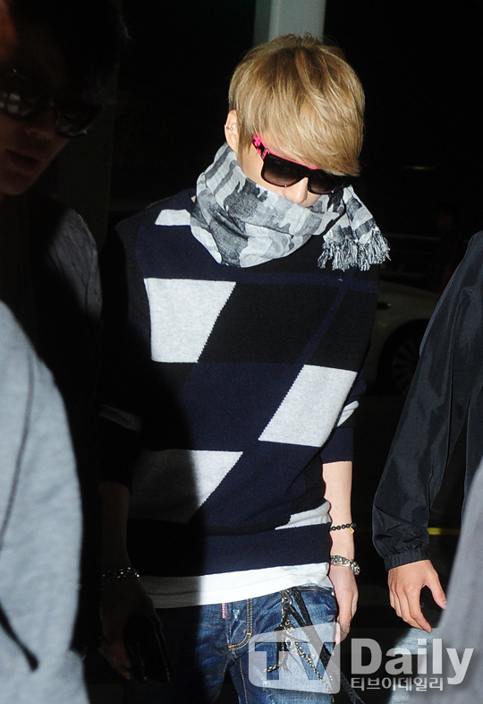 Clip: Jaejoong tự quay khoảnh khắc JYJ sang Việt Nam 11