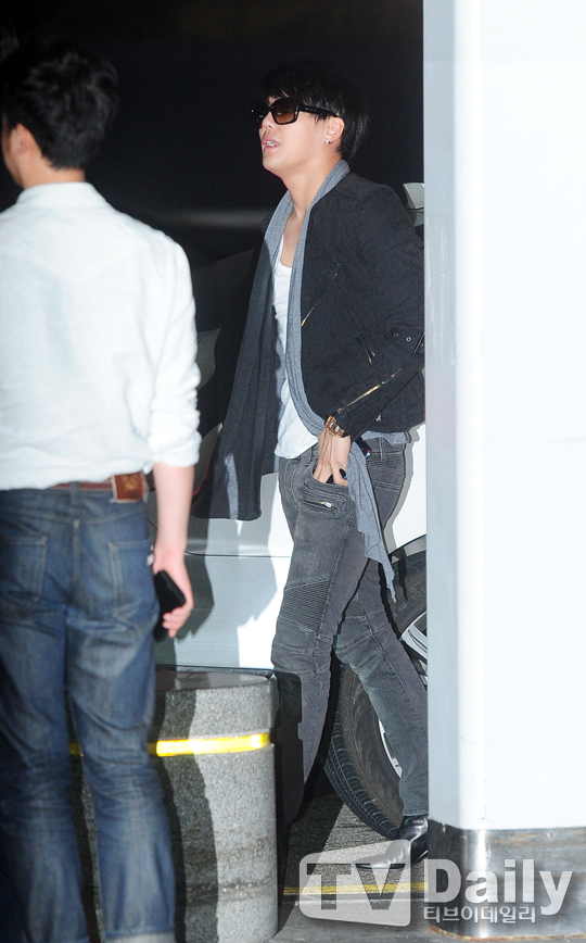 Clip: Jaejoong tự quay khoảnh khắc JYJ sang Việt Nam 19