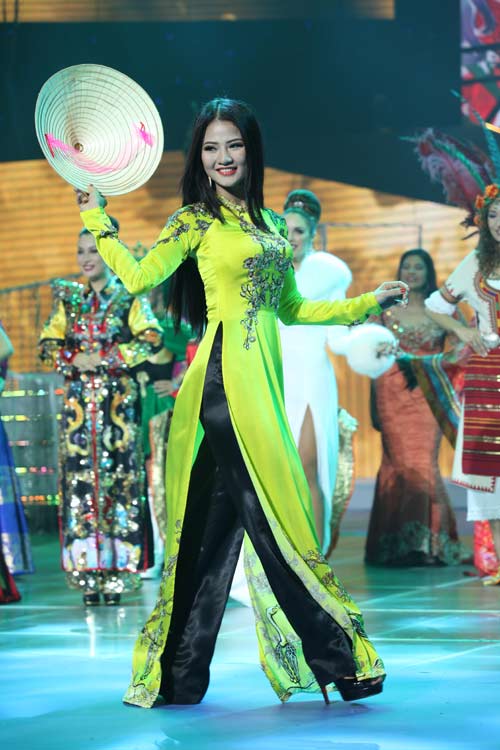 Mrs World 2013: Mỹ đăng quang, Việt Nam vào Top 6 9