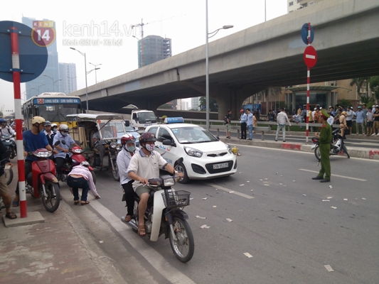 Hà Nội: Va chạm giao thông, một phụ nữ bị xe khách cán chết 3