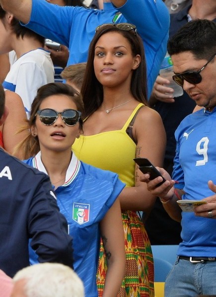 Điểm danh những nàng WAGS nóng bỏng của tuyển Ý 4
