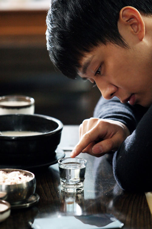 Park Yoo Chun giỏi ôm đàn ông hơn phụ nữ 10