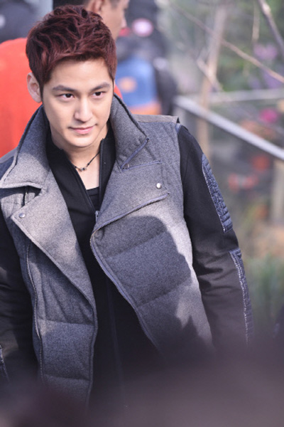 Kim Bum sành điệu trong "Gió mùa đông năm ấy" 1