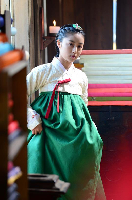 Phiên bản thiếu nữ của "Vương hậu" Kim Tae Hee  1