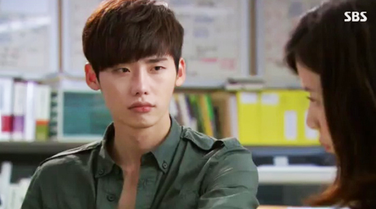 Park Soo Ha (Lee Jong Suk) "mi" lên má người yêu 3