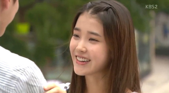 Lee Soon Shin (IU) nhảy cẫng lên ôm lấy “người thương” 7