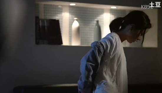 Moon Chae Won v&ocirc; tư cởi &aacute;o trước mặt trai lạ 1