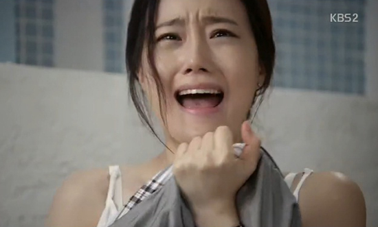 Moon Chae Won v&ocirc; tư cởi &aacute;o trước mặt trai lạ 7
