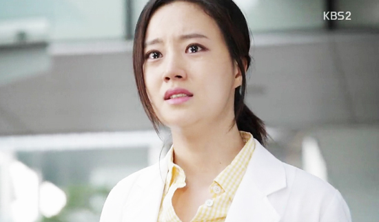 “Bác sĩ thiên thần” Moon Chae Won rơi nước mắt 1