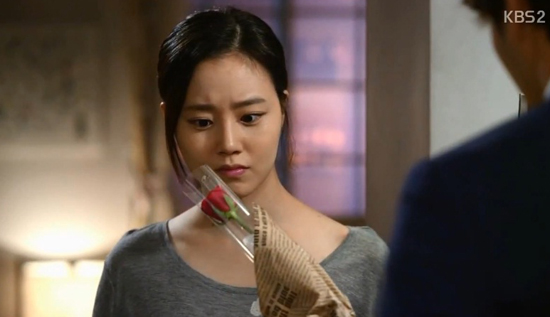"B&aacute;c sĩ" Moon Chae Won su&yacute;t được tỏ t&igrave;nh 1
