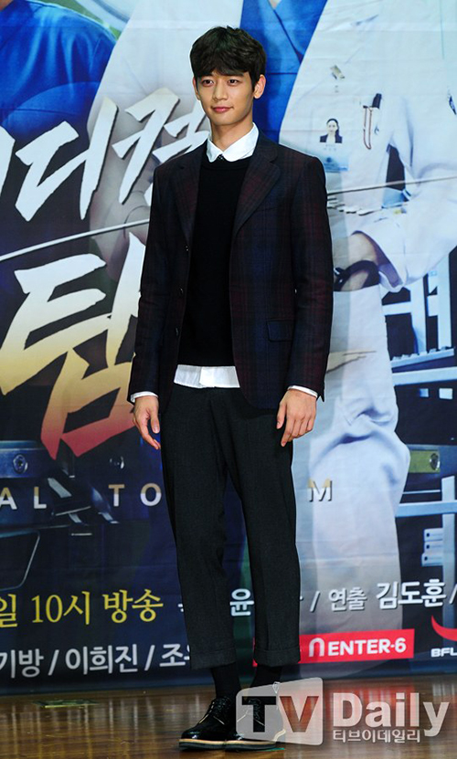 Minho (SHINee) không để tâm chuyện bị đồng môn chê diễn dở 1