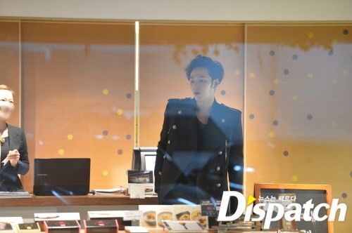 IU nhiệt tình đeo bám "Beautiful Man" Jang Geun Suk 8