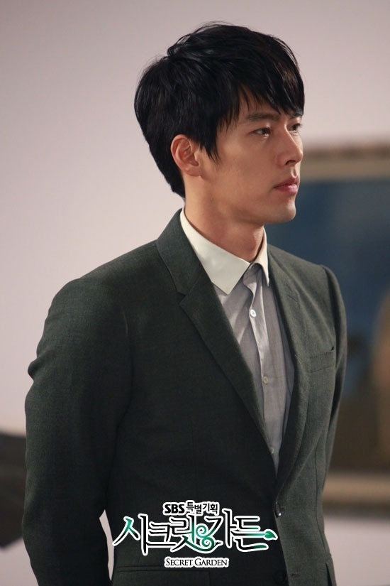 Hyun Bin lột xác với hình ảnh râu ria xồm xoàm 2