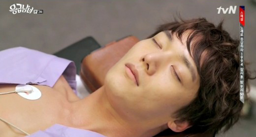 Jin Hee (Song Ji Hyo) làm hô hấp nhân tạo, cứu mạng chồng cũ 2
