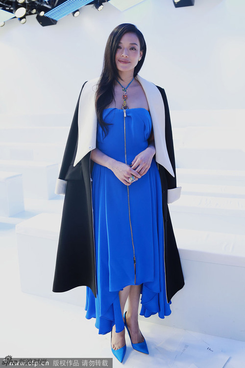 Thư Kỳ, Triệu Vy kém xinh đẹp tại Paris Fashion Week 11