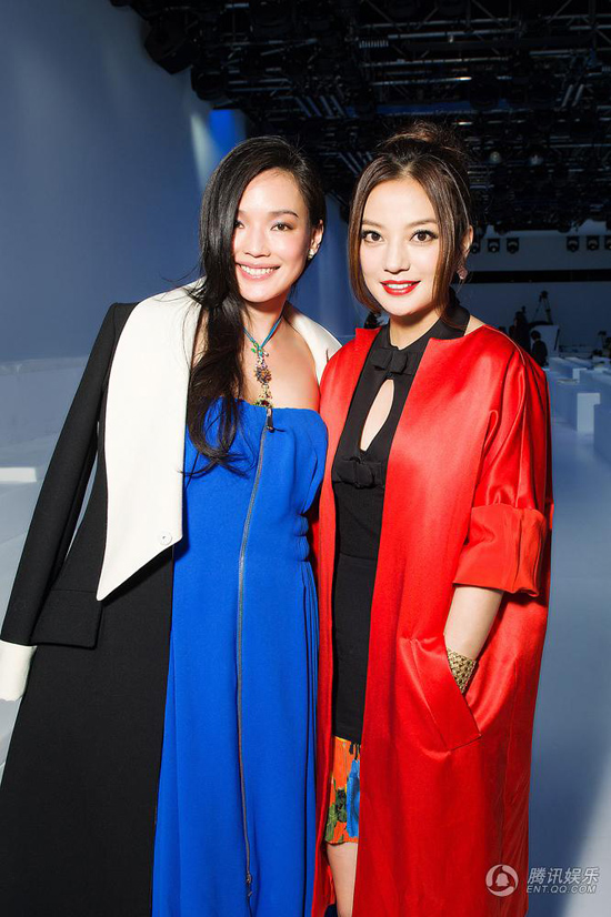 Thư Kỳ, Triệu Vy kém xinh đẹp tại Paris Fashion Week 2