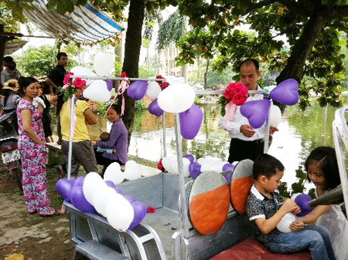 Lễ rước dâu bằng dàn "siêu xe"... công nông ở Hà Nội 6