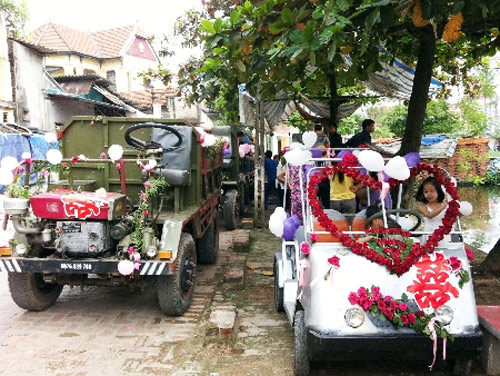 Lễ rước dâu bằng dàn "siêu xe"... công nông ở Hà Nội 5