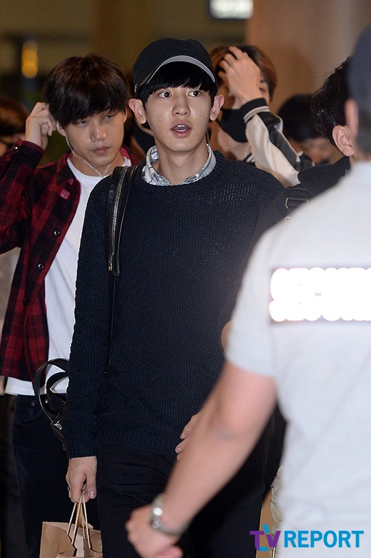 Taeyeon và Seohyun (SNSD) hớn hở tại sân bay giữa bão scandal  15