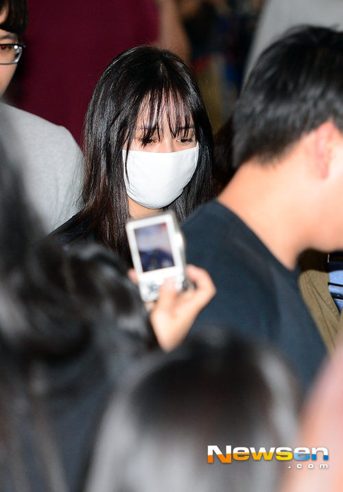 Taeyeon và Seohyun (SNSD) hớn hở tại sân bay giữa bão scandal  18