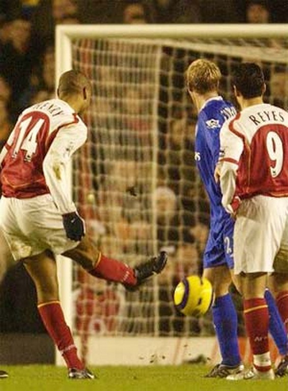 Những cuộc đối đầu kinh điển giữa Chelsea – Arsenal 10