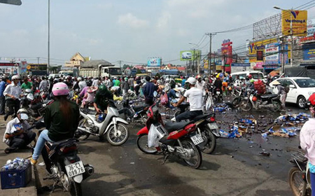 Vụ "hôi bia" ở Đồng Nai: Công ty vận chuyển sẽ đứng ra đền bù tiền bia 1
