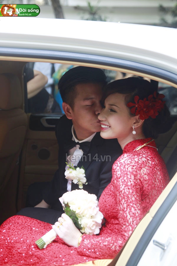 Những đám cưới hoành tráng của các hot girl Việt 35